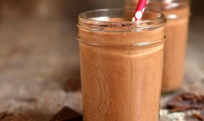 Frullato cremoso al cioccolato fondente e banana